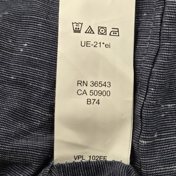 Van Heusen Men's XXL (18-18.5) Classic Fit Short Sleeve Button Up LOT OF 3 - Picture 13 of 13